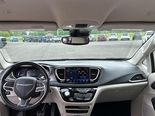 2021 Chrysler Pacifica Hybrid Touring L