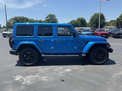 Hydro Blue Pearlcoat 2022 Jeep Wrangler Unlimited Sahara Altitude