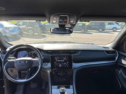 2022 Jeep Grand Cherokee L Laredo