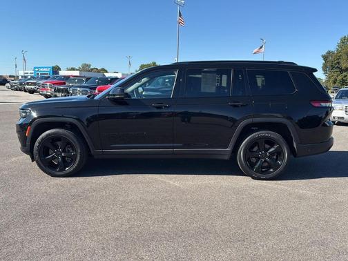 2022 Jeep Grand Cherokee L Laredo