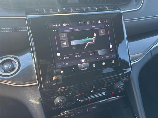 2022 Jeep Grand Cherokee L Laredo