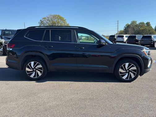 2024 Volkswagen Atlas 2.0T SE