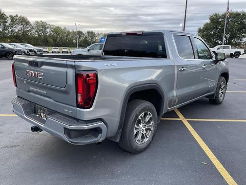 2025 GMC Sierra 1500 SLT