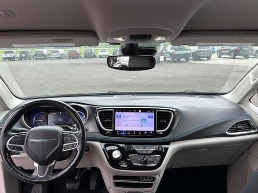 2021 Chrysler Pacifica Hybrid Touring L