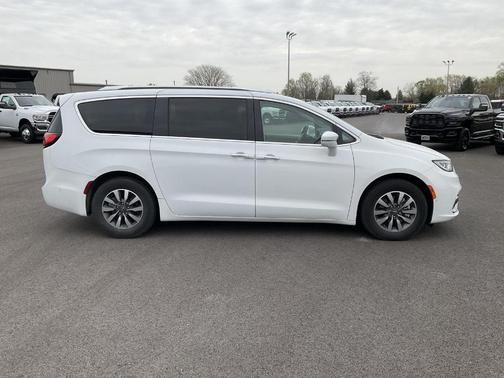2021 Chrysler Pacifica Hybrid Touring L