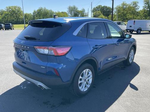 Atlas Blue 2022 Ford Escape SE
