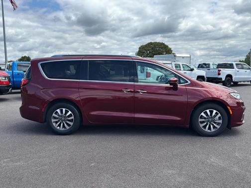 2021 Chrysler Pacifica Hybrid Touring L