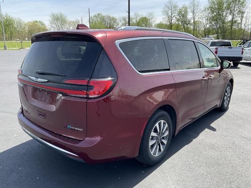 2021 Chrysler Pacifica Hybrid Touring L