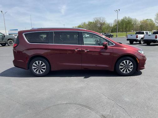 2021 Chrysler Pacifica Hybrid Touring L