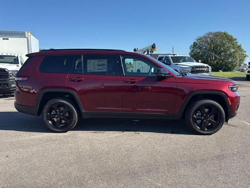 2025 Jeep Grand Cherokee L Laredo