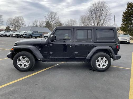 2022 Jeep Wrangler Unlimited Sport