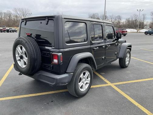 2022 Jeep Wrangler Unlimited Sport