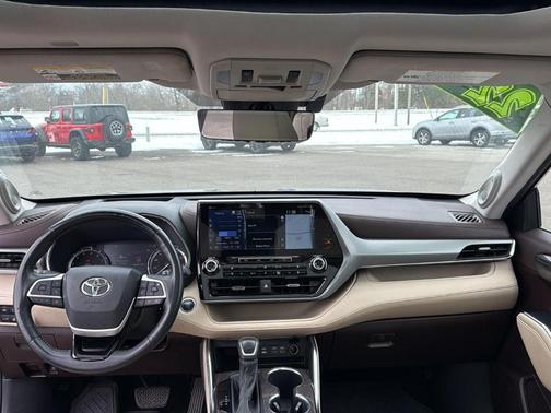 2022 Toyota Highlander Platinum