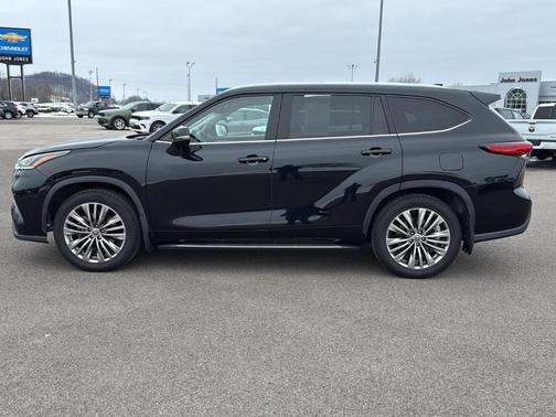 2022 Toyota Highlander Platinum