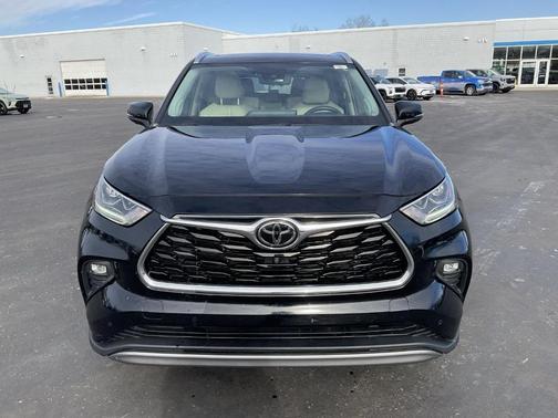 2022 Toyota Highlander Platinum