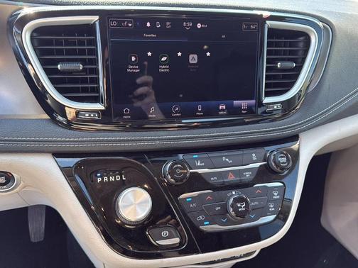 2022 Chrysler Pacifica Hybrid Touring L