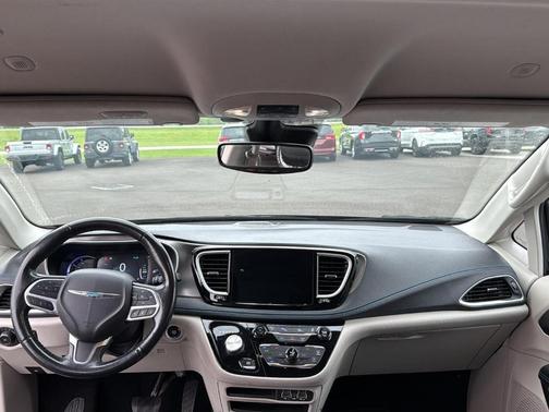 2021 Chrysler Pacifica Hybrid Touring L