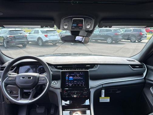 2025 Jeep Grand Cherokee Laredo X