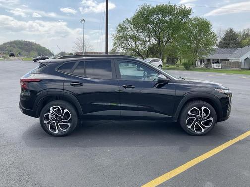 Mosaic Black Metallic 2024 Chevrolet Trax 2RS