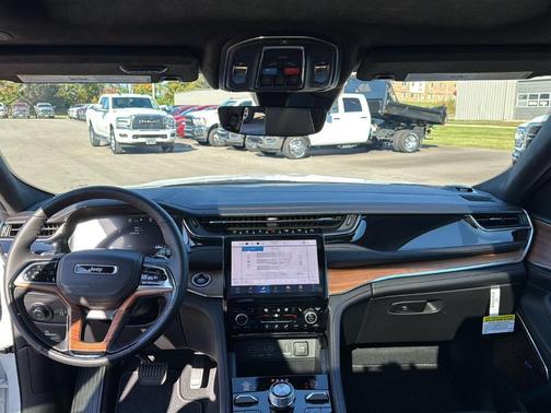 2025 Jeep Grand Cherokee Summit