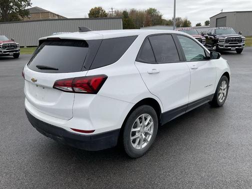 2022 Chevrolet Equinox LS