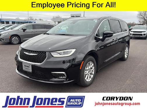 2025 Chrysler Pacifica Select