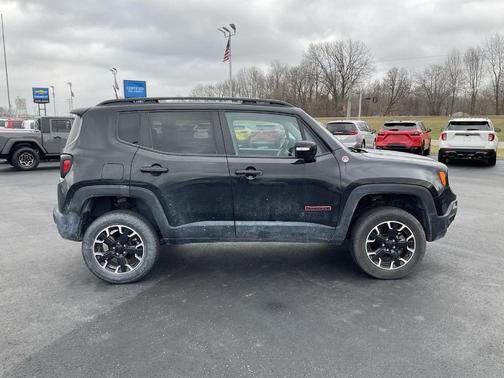 2023 Jeep Renegade Trailhawk