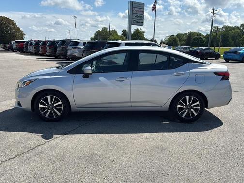 2022 Nissan Versa 1.6 SV