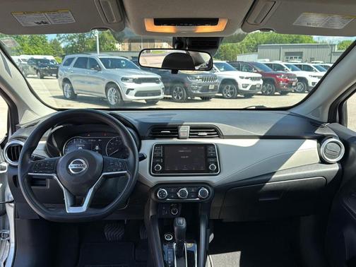 2022 Nissan Versa 1.6 SV
