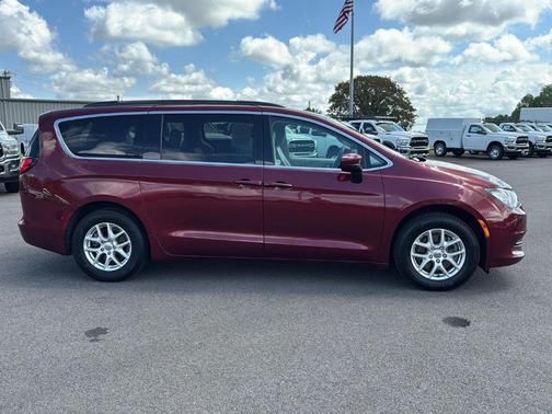 2021 Chrysler Voyager LXI