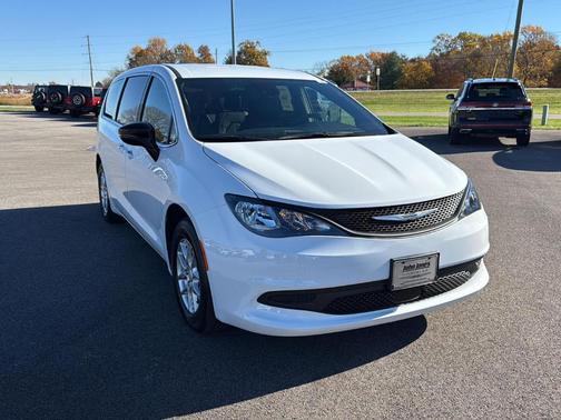 2026 Chrysler Voyager LX