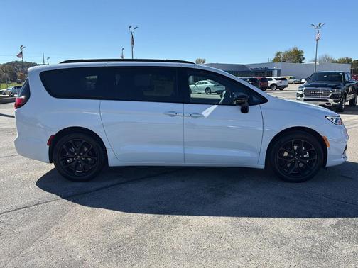 2026 Chrysler Pacifica Limited