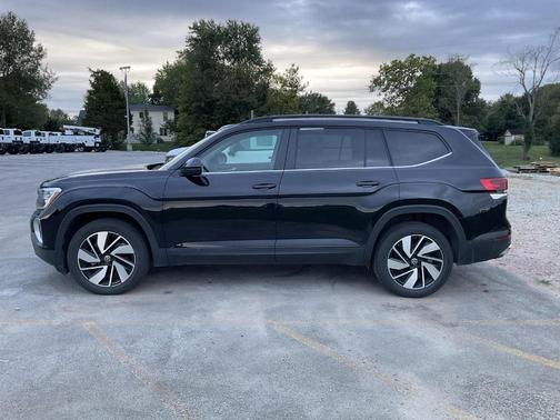 2024 Volkswagen Atlas 2.0T SE