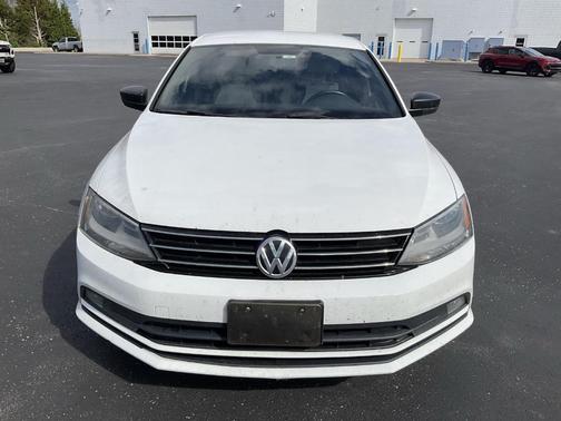 Pure White 2015 Volkswagen Jetta 1.8T Sport