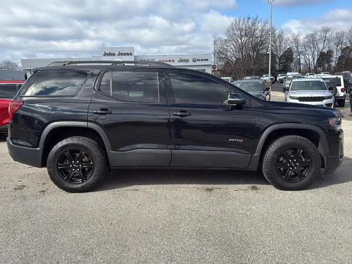 2022 GMC Acadia AT4