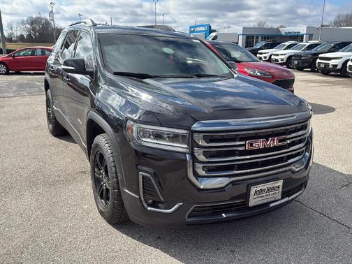 2022 GMC Acadia AT4