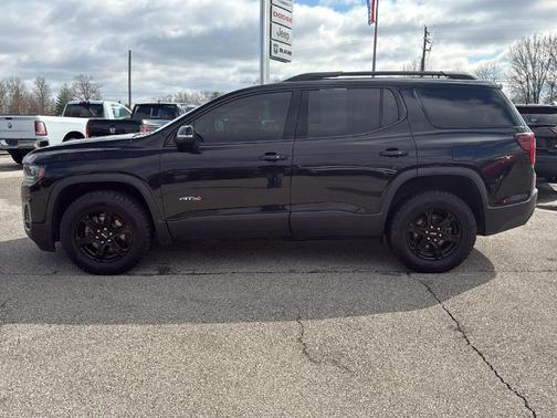 2022 GMC Acadia AT4