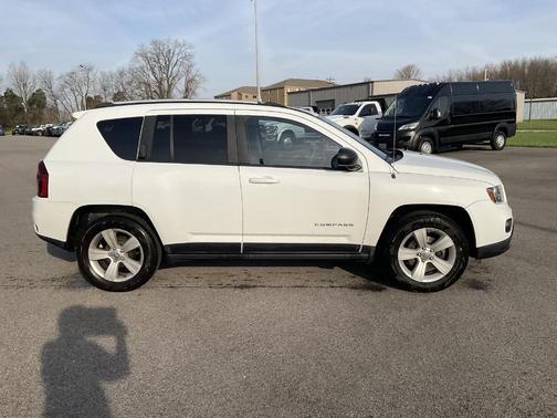 Bright White Clearcoat 2017 Jeep Compass Sport