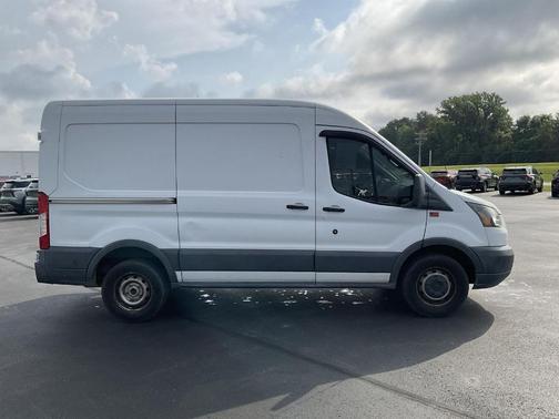 Oxford White 2018 Ford Transit-250 130 WB Medium Roof Cargo
