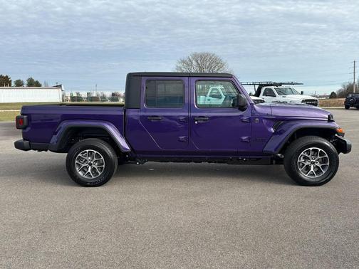 2026 Jeep Gladiator Sport