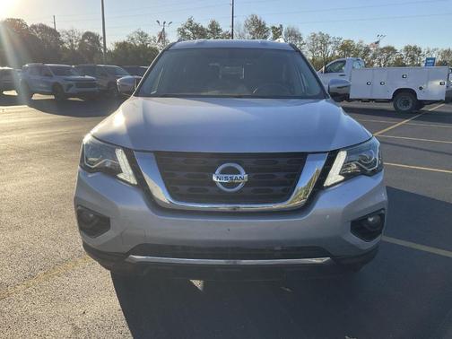2019 Nissan Pathfinder SL