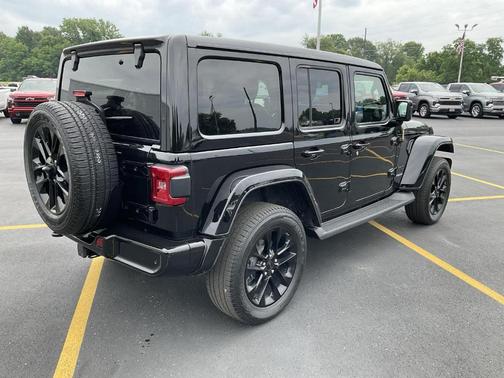 2021 Jeep Wrangler Unlimited Sahara Altitude