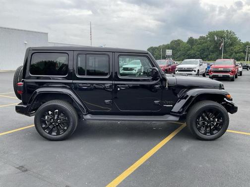 2021 Jeep Wrangler Unlimited Sahara Altitude