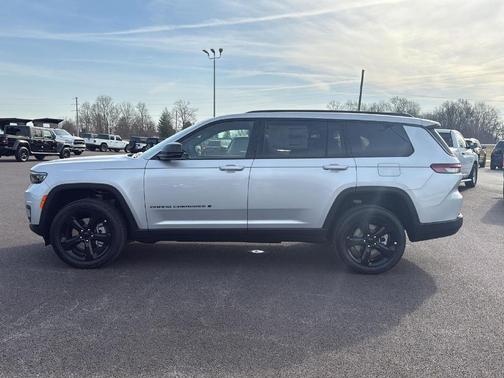 2025 Jeep Grand Cherokee L Laredo