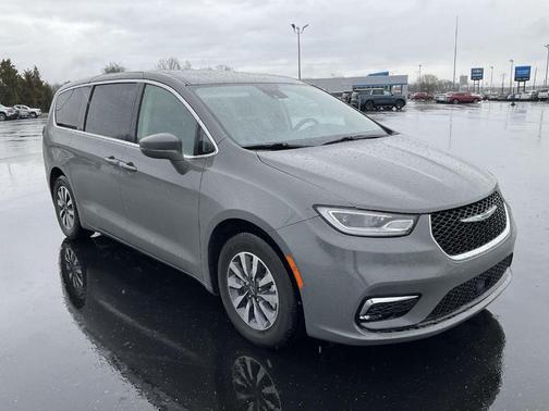 2022 Chrysler Pacifica Hybrid Touring L