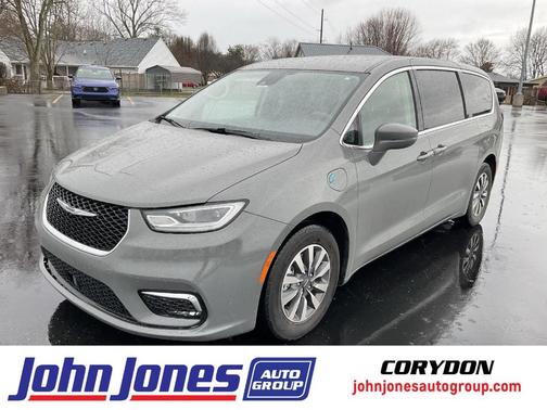 2022 Chrysler Pacifica Hybrid Touring L