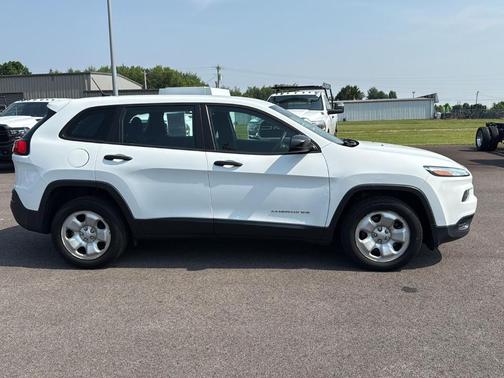 2017 Jeep Cherokee Sport