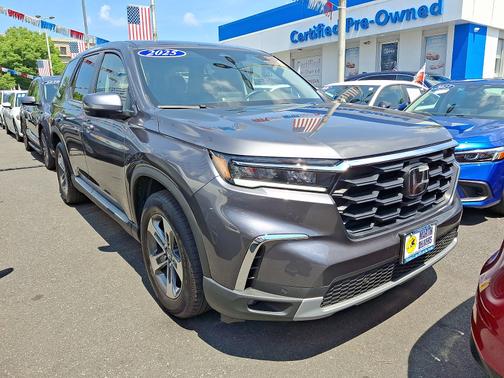 Modern Steel Metallic 2025 Honda Pilot