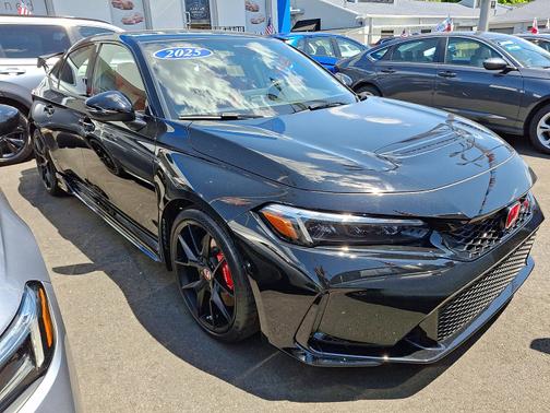 Crystal Black Pearl 2025 Honda Civic Type R
