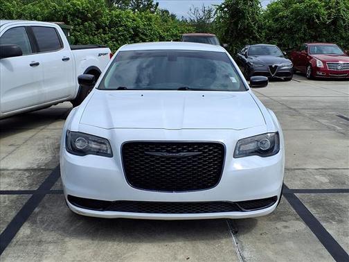 2021 Chrysler 300 Touring